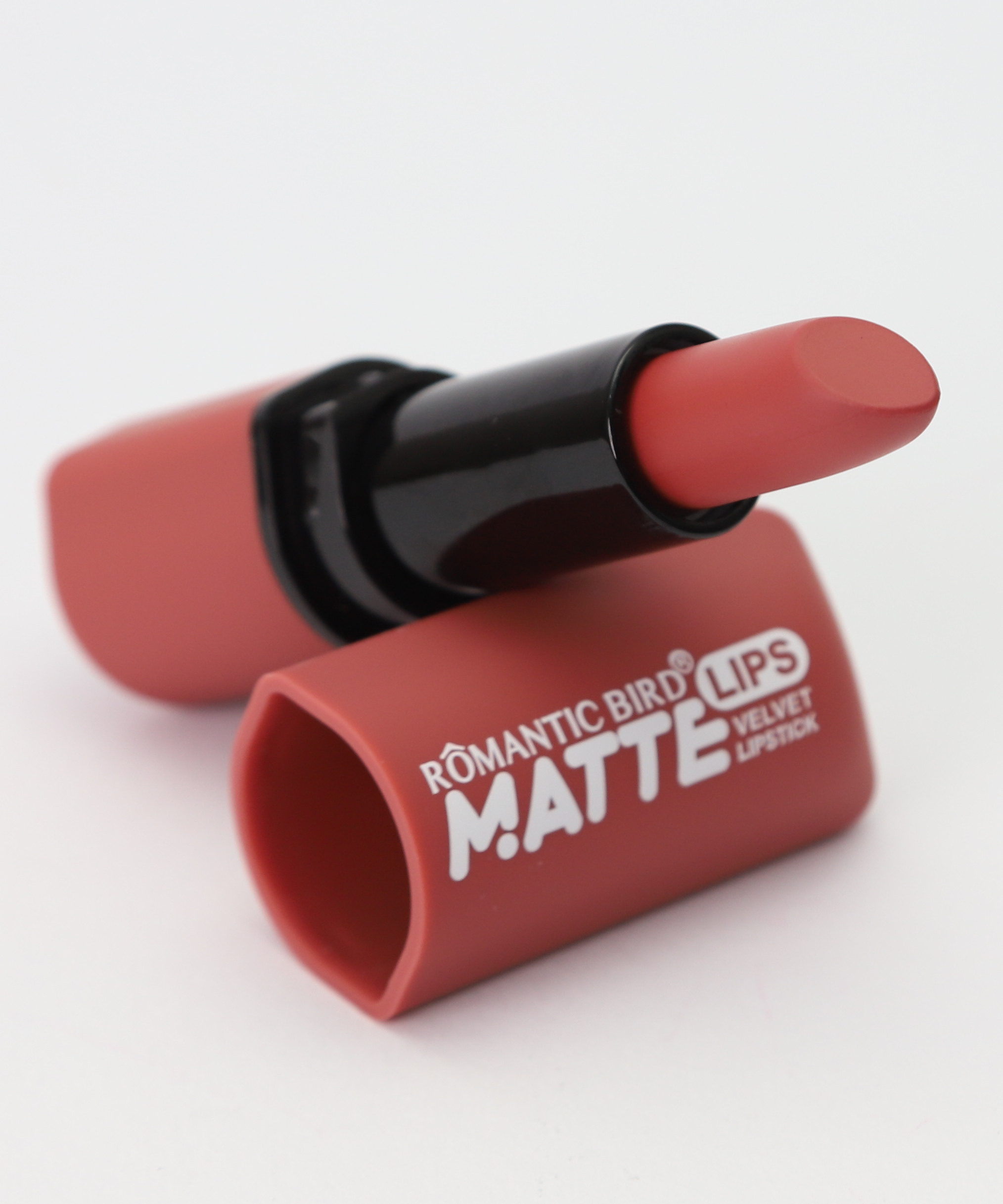 رومانتيك بيرد أحمر الشفاه المخملي غير اللامع
