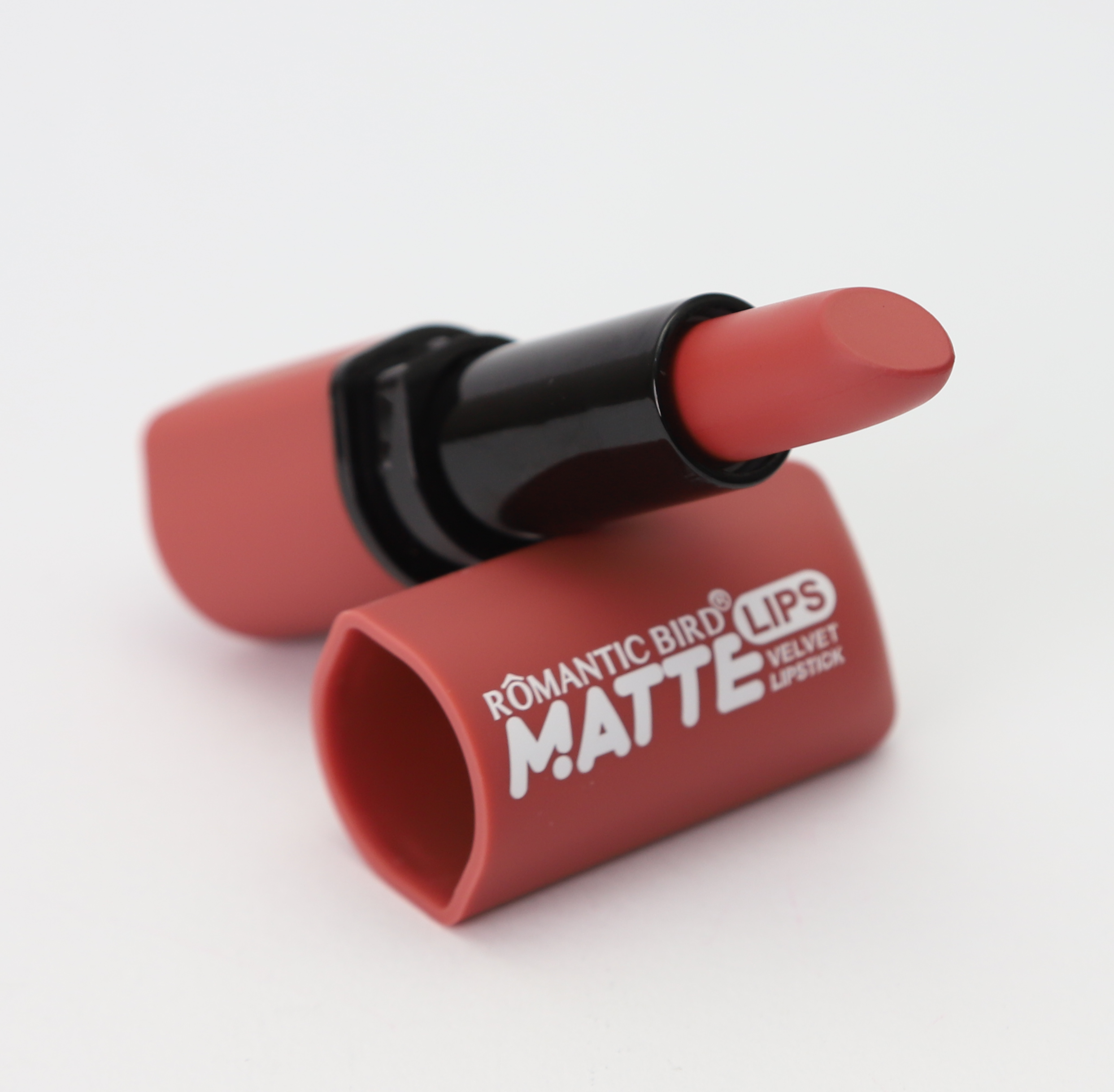 رومانتيك بيرد أحمر الشفاه المخملي غير اللامع