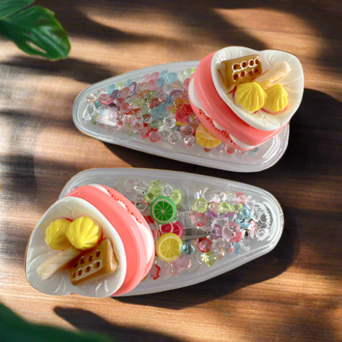 Transparent PVC hair clip decorated with patterns and glitter inside (2 pieces)