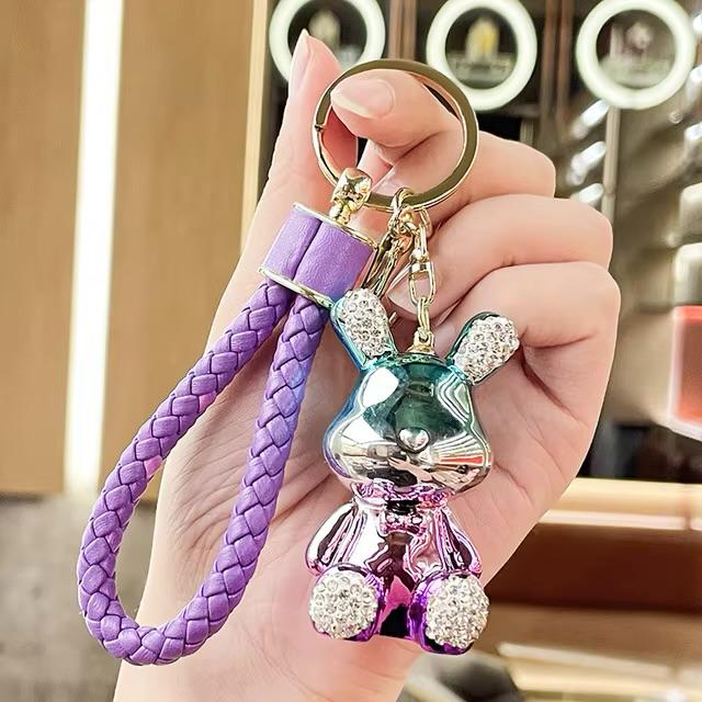 سلسلة مفاتيح على شكل دب تيدي من الكريستال
