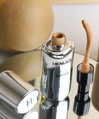 HENLICS - PRO FULL COVERAGE LIGHT REFLECTING LONG LASTING (30ml)