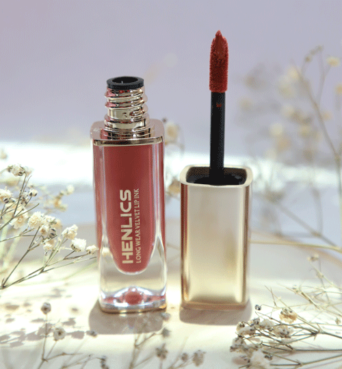 أحمر الشفاه المخملي المقاوم للماء من هينليكس