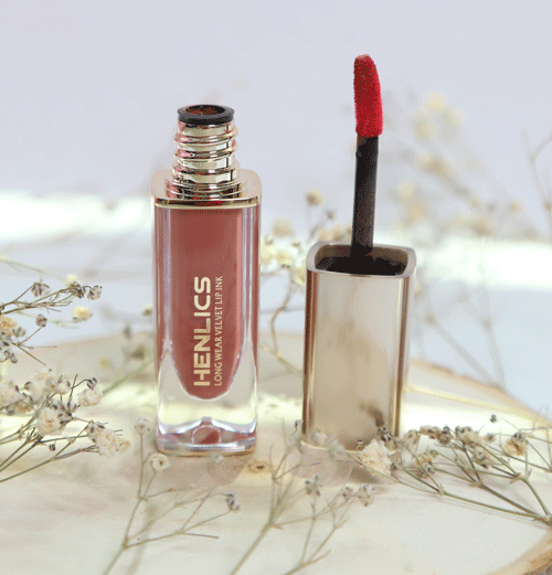 أحمر الشفاه المخملي المقاوم للماء من هينليكس