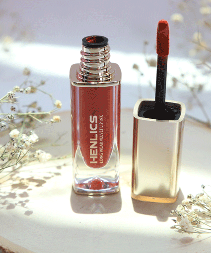 أحمر الشفاه المخملي المقاوم للماء من هينليكس