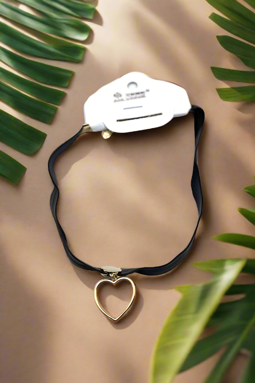 قلادة فاخرة على شكل قلب