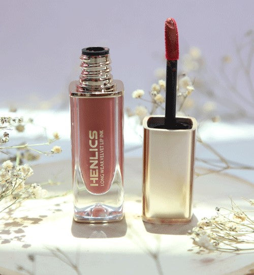 أحمر الشفاه المخملي المقاوم للماء من هينليكس