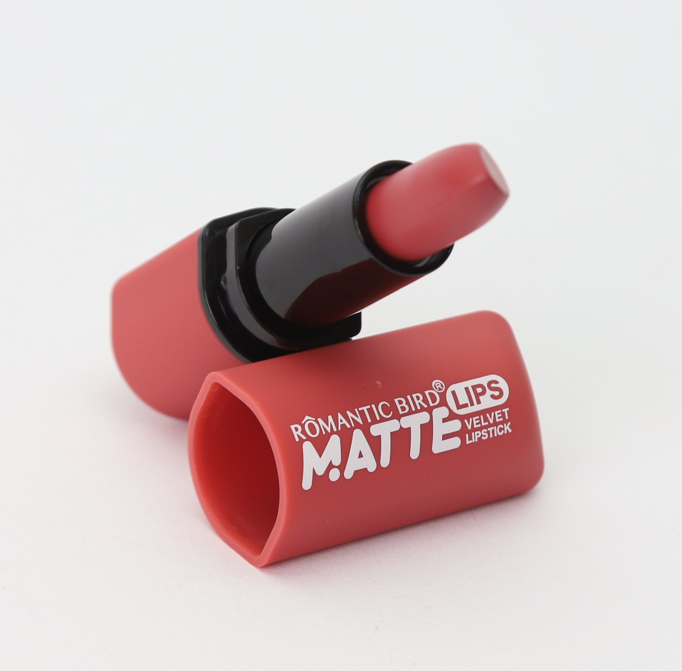 رومانتيك بيرد أحمر الشفاه المخملي غير اللامع  