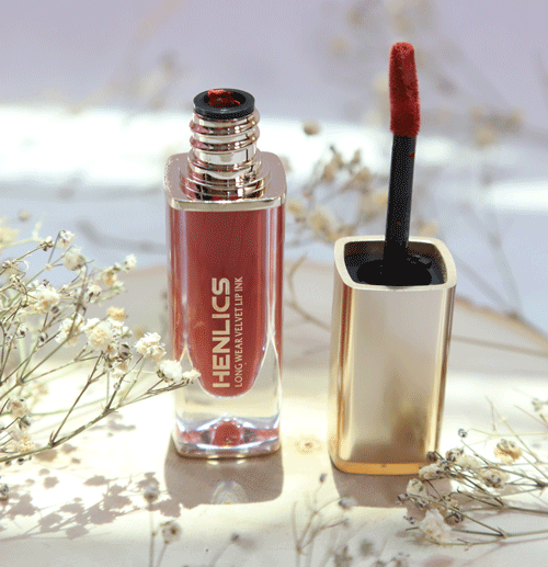 أحمر الشفاه المخملي المقاوم للماء من هينليكس