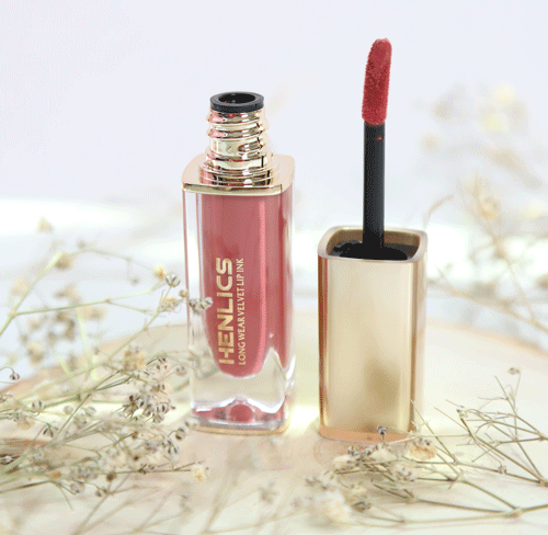 أحمر الشفاه المخملي المقاوم للماء من هينليكس