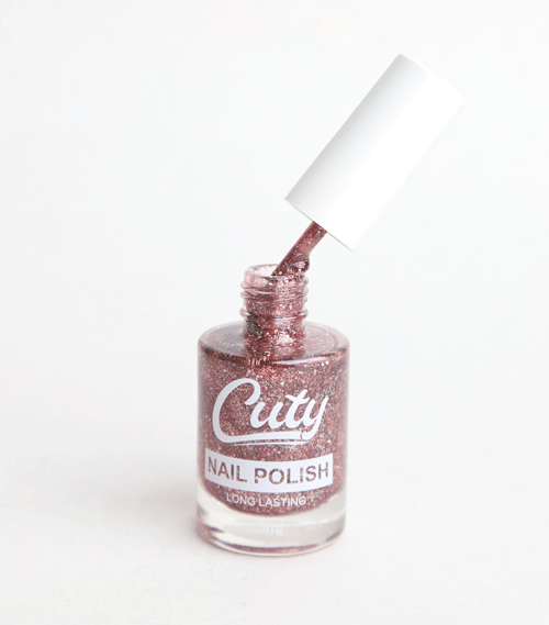 طلاء أظافر كيوتي طويل الأمد