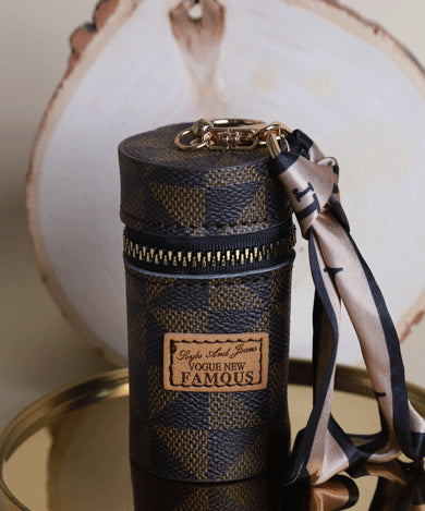 VOGUE NEW FAMOUS - Small Makeup Bag VOGUE NEW FAMOUS - Small Makeup Bag