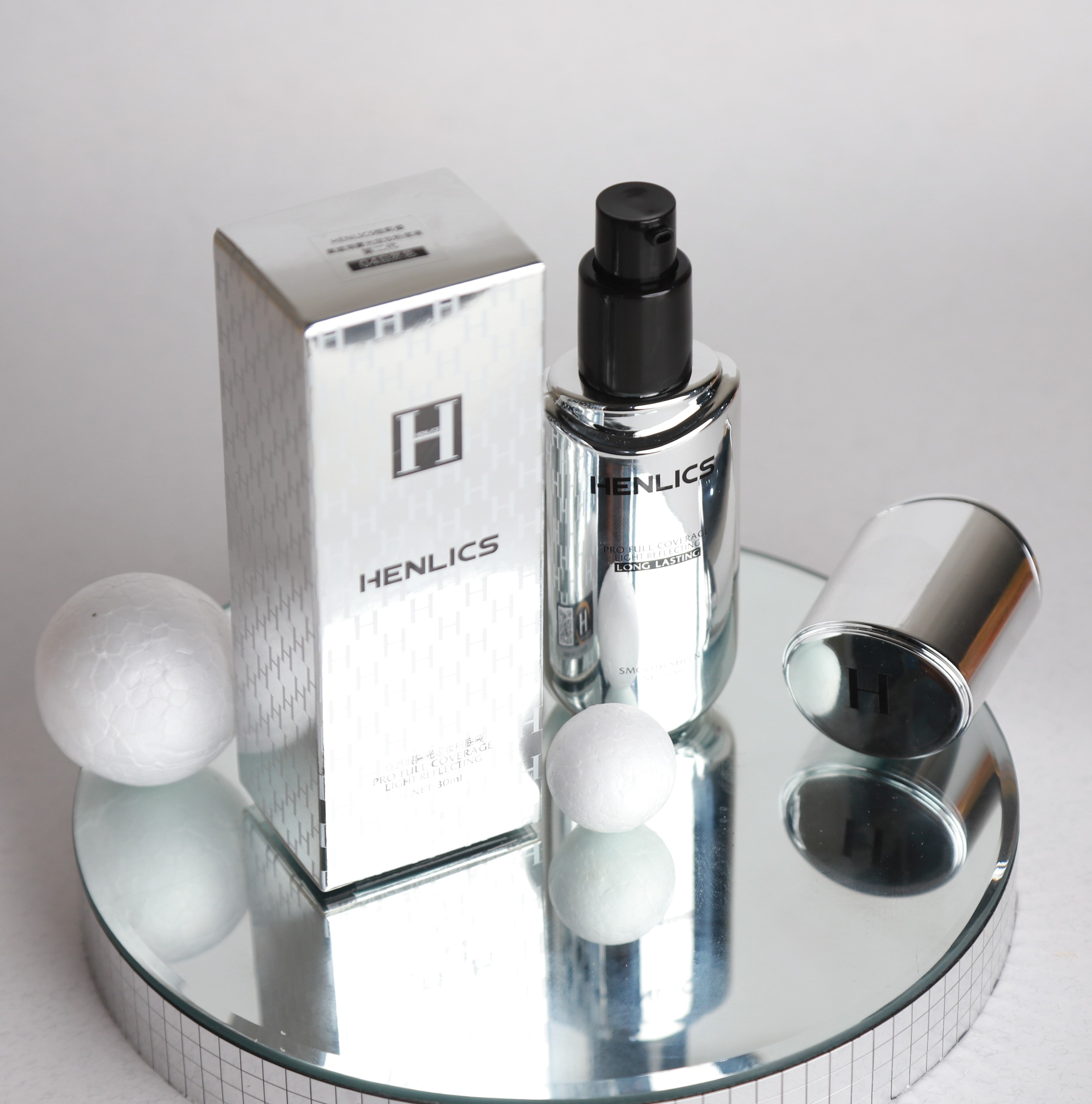 HENLICS - PRO FULL COVERAGE LIGHT REFLECTING LONG LASTING (30ml)
