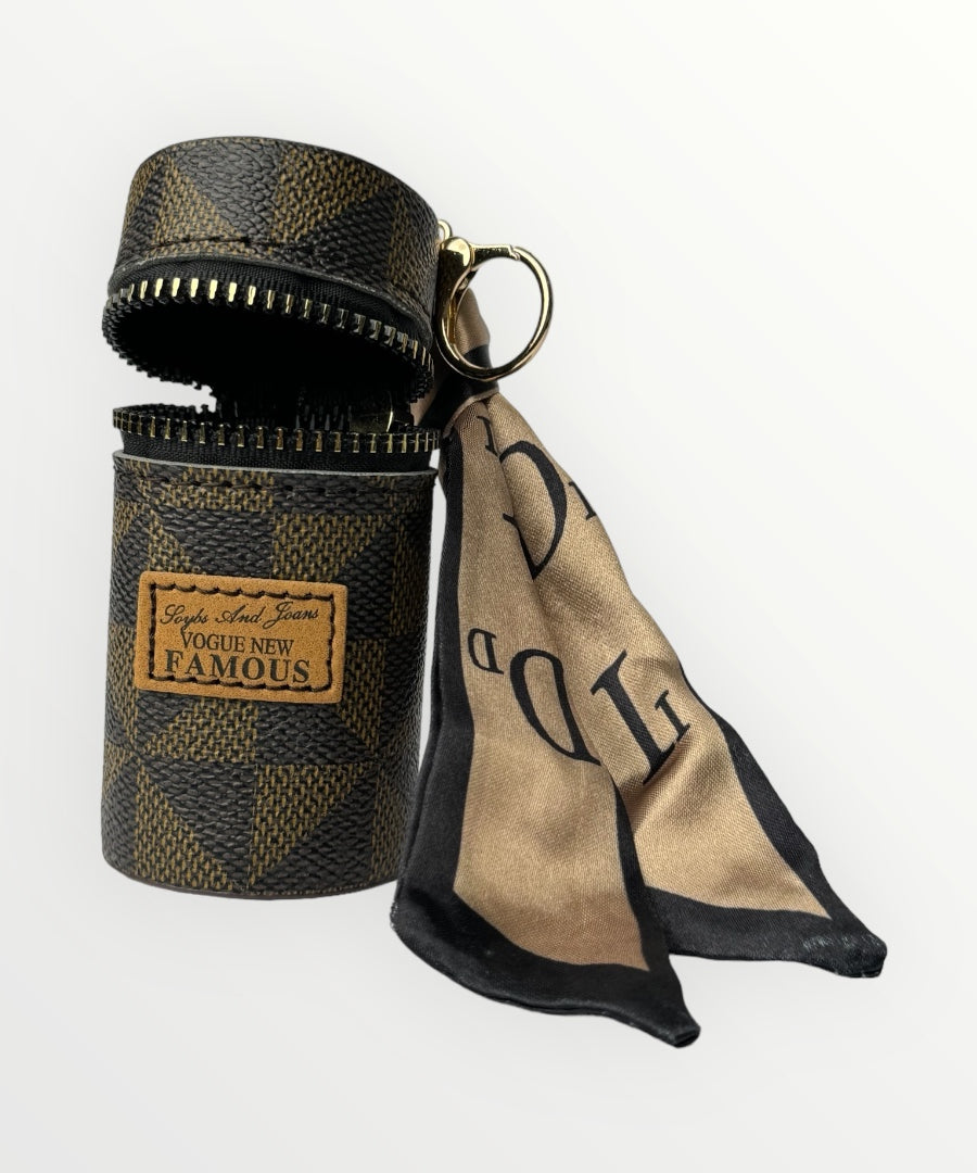 VOGUE NEW FAMOUS - Small Makeup Bag VOGUE NEW FAMOUS - Small Makeup Bag