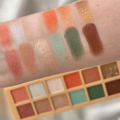 Essence - Benvenuti A Roma Eyeshadow Palette (12 colors)