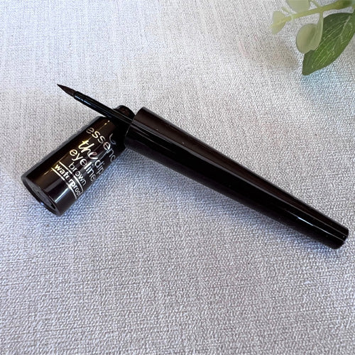 Essence - The Dip Eyeliner Waterproof 2.5ml